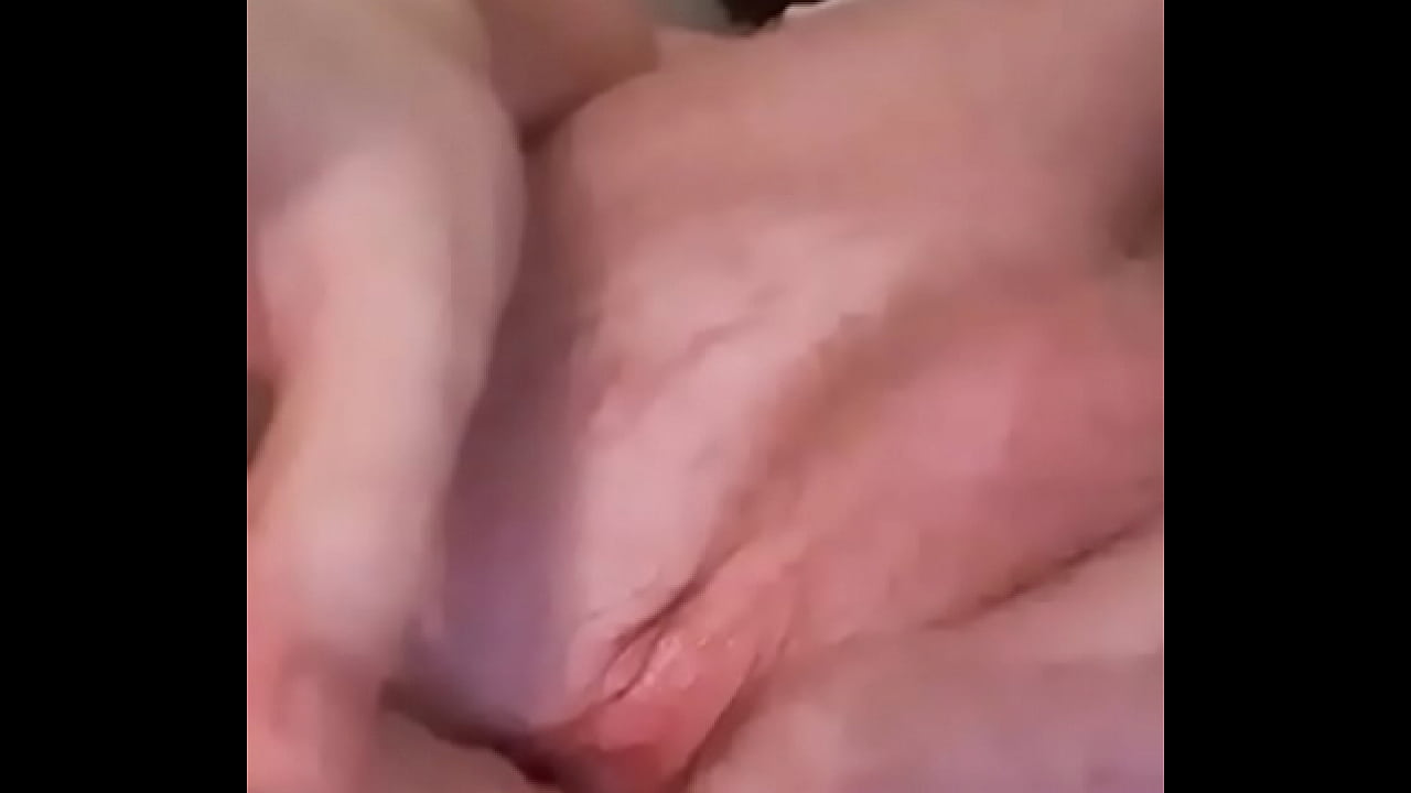 Ruivo soca dildo no cu até sangrar (b. up anal)