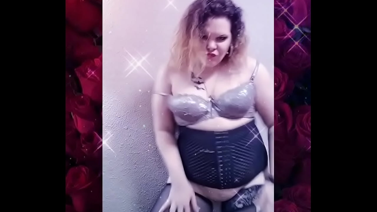 Dancing to Eminem Come With Me erotic milf