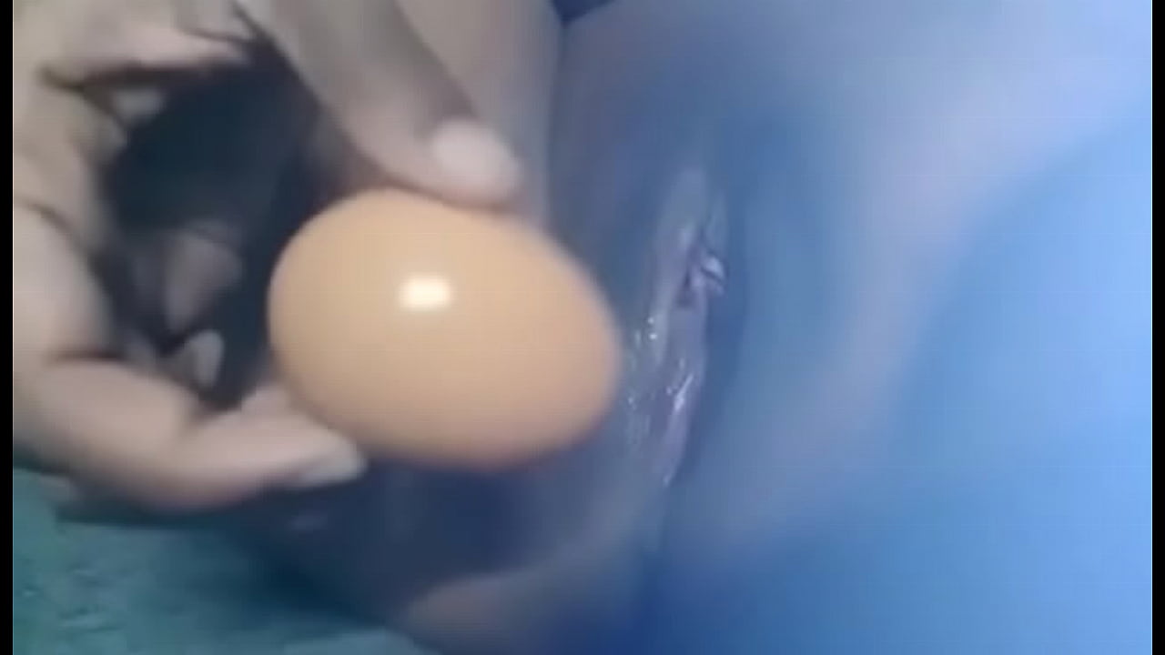 Horny wife makes video with egg