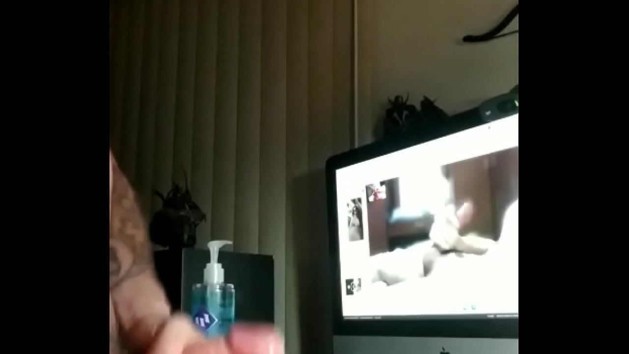 skyping with a new friend...cummin with a new friend