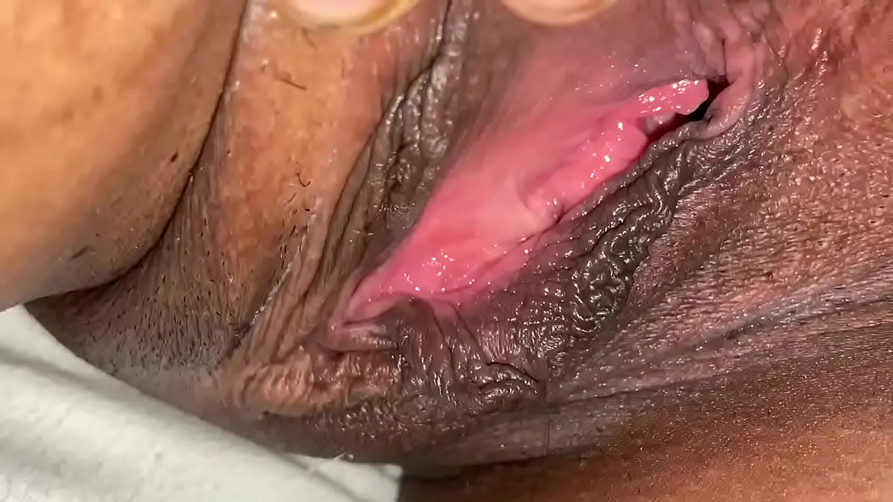 Mixed wet pussy