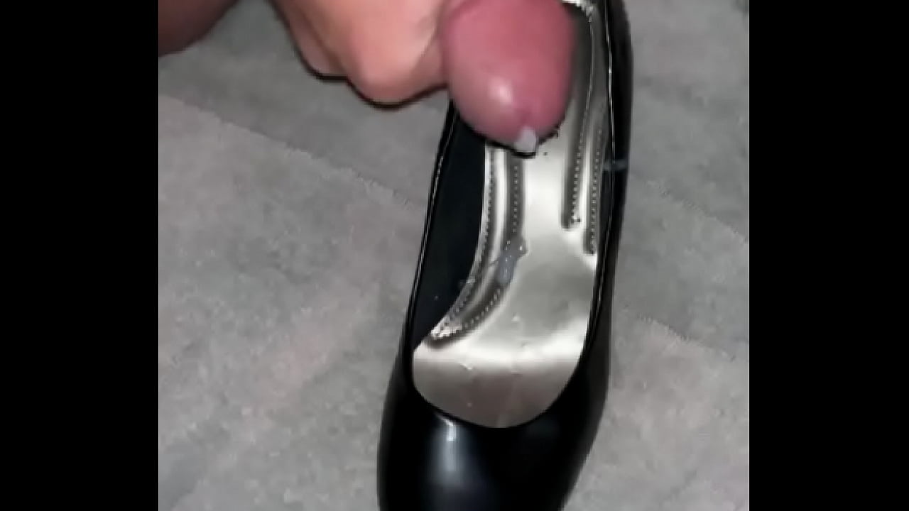 Cumming in my roommates shoe