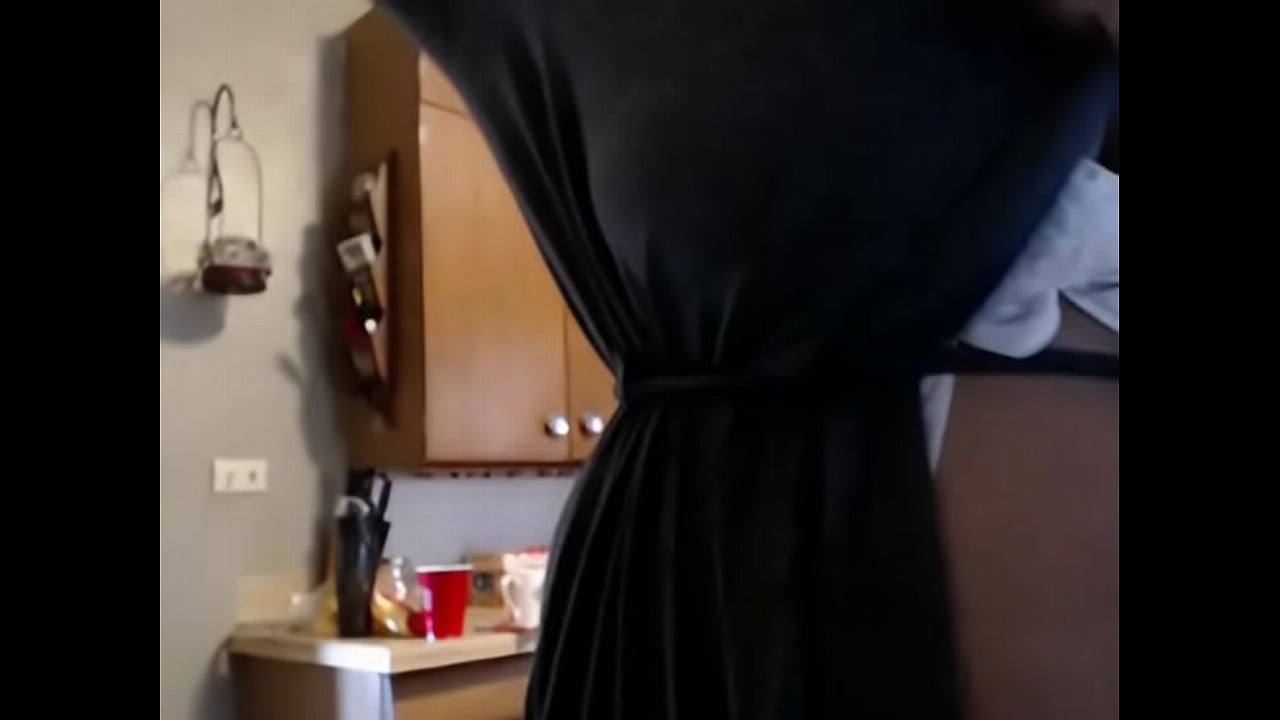 Honey Kiss cooking tits out sexy