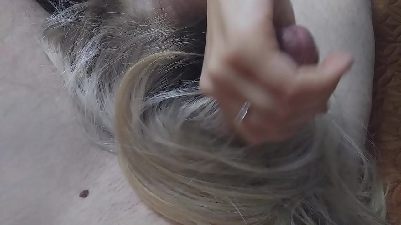 Long blonde hair is very exciting,I masturbate my hair with a dick and cum on my hair and head