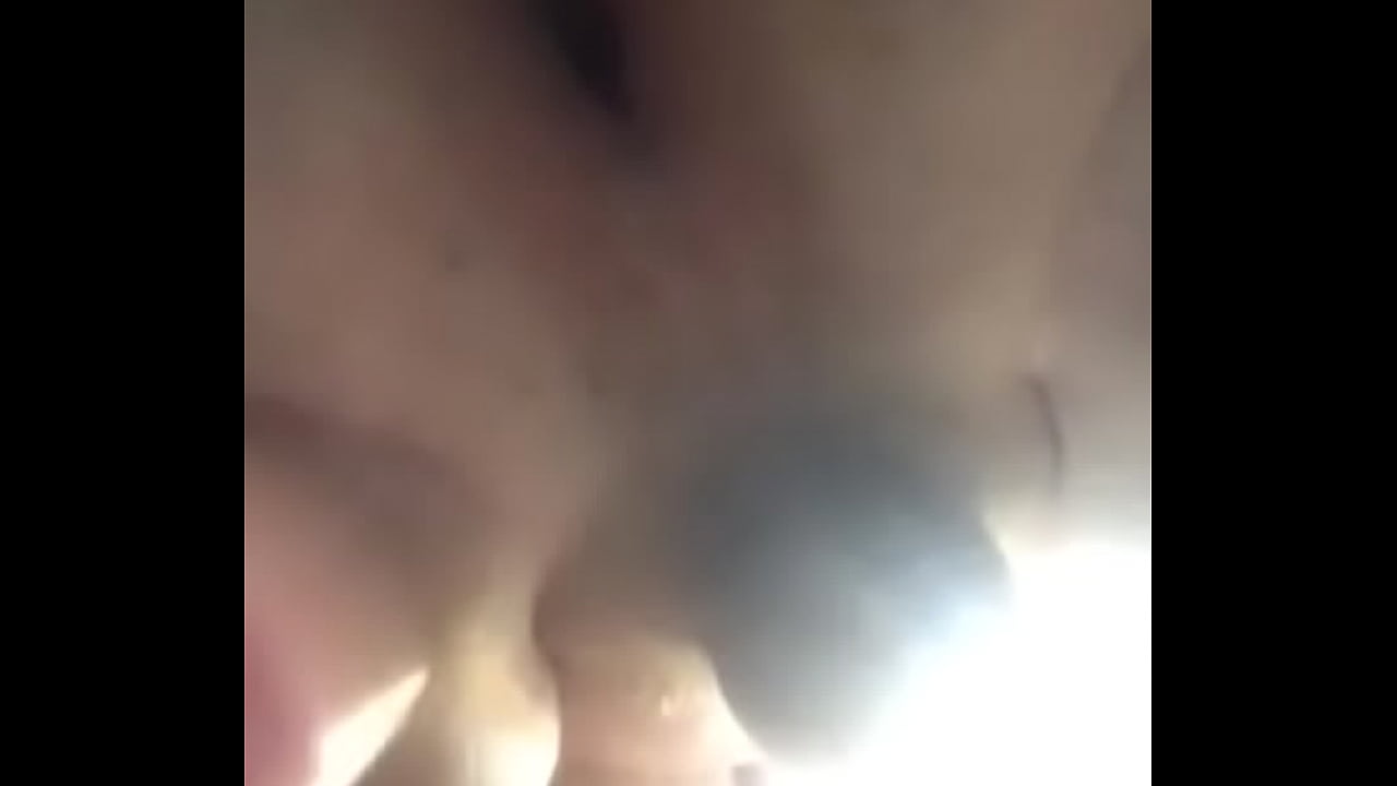 This chub cumswhile fucking his asshole with a bottle