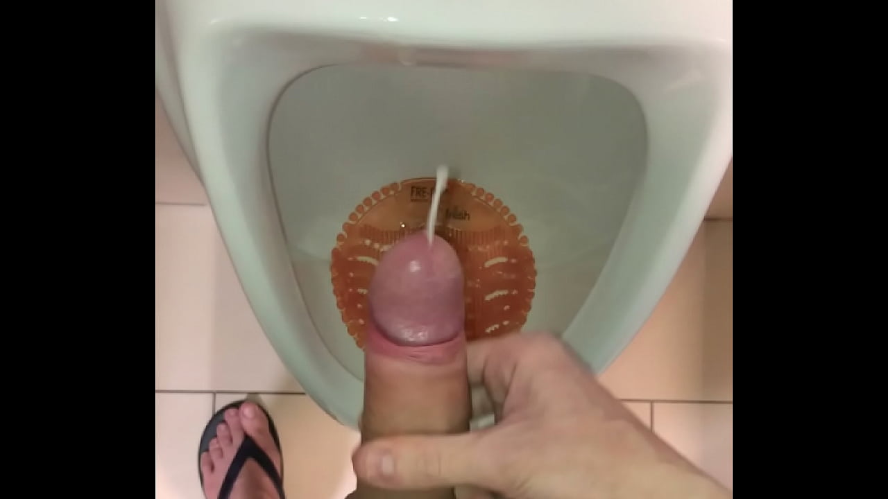 jerk-off in toilet big dick