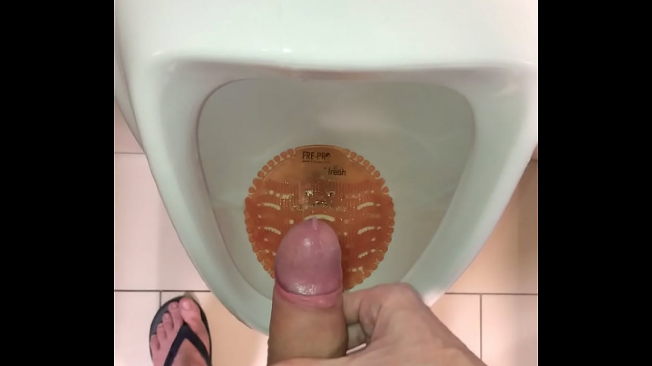 jerk-off in toilet big dick