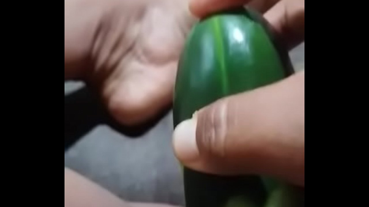 Se mete pepino