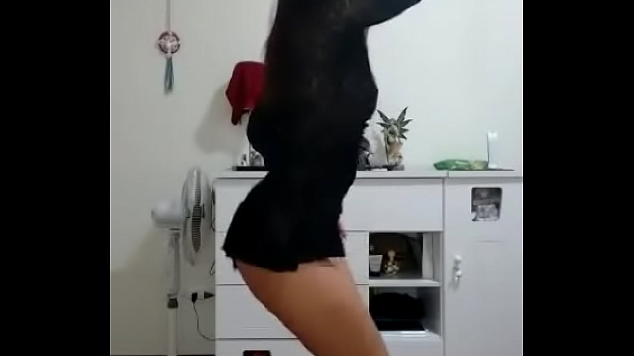 Zorrita tu gfa bailando en vestidito negro