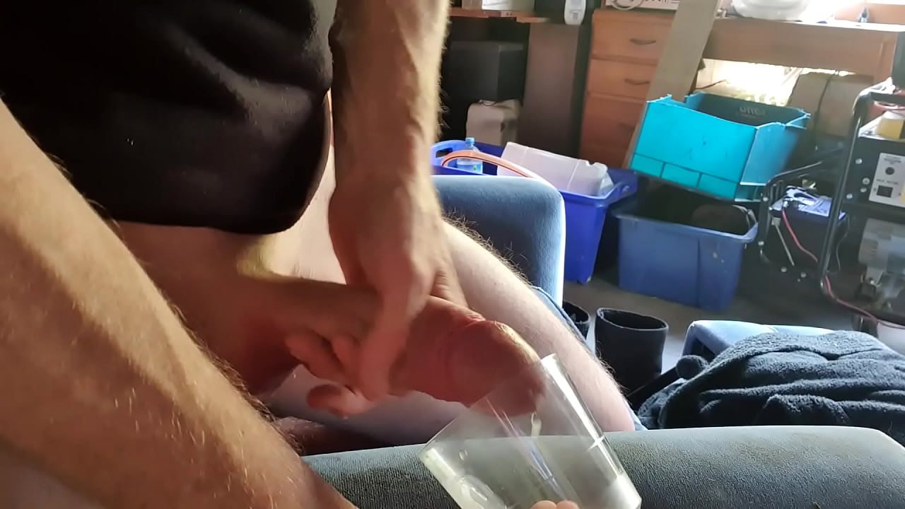 Me having a quick jerk off and shooting cum