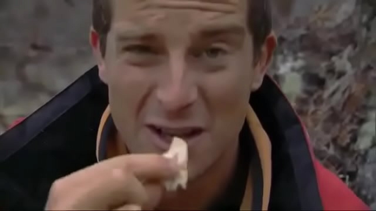 Bear Grylls ficando duro e gostoso de frio