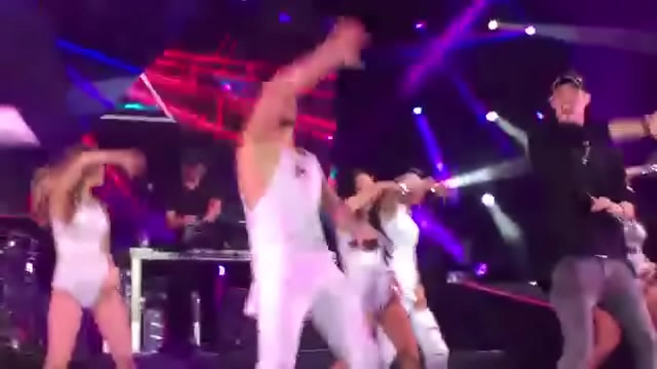 Maluma tra, tra tra baile!