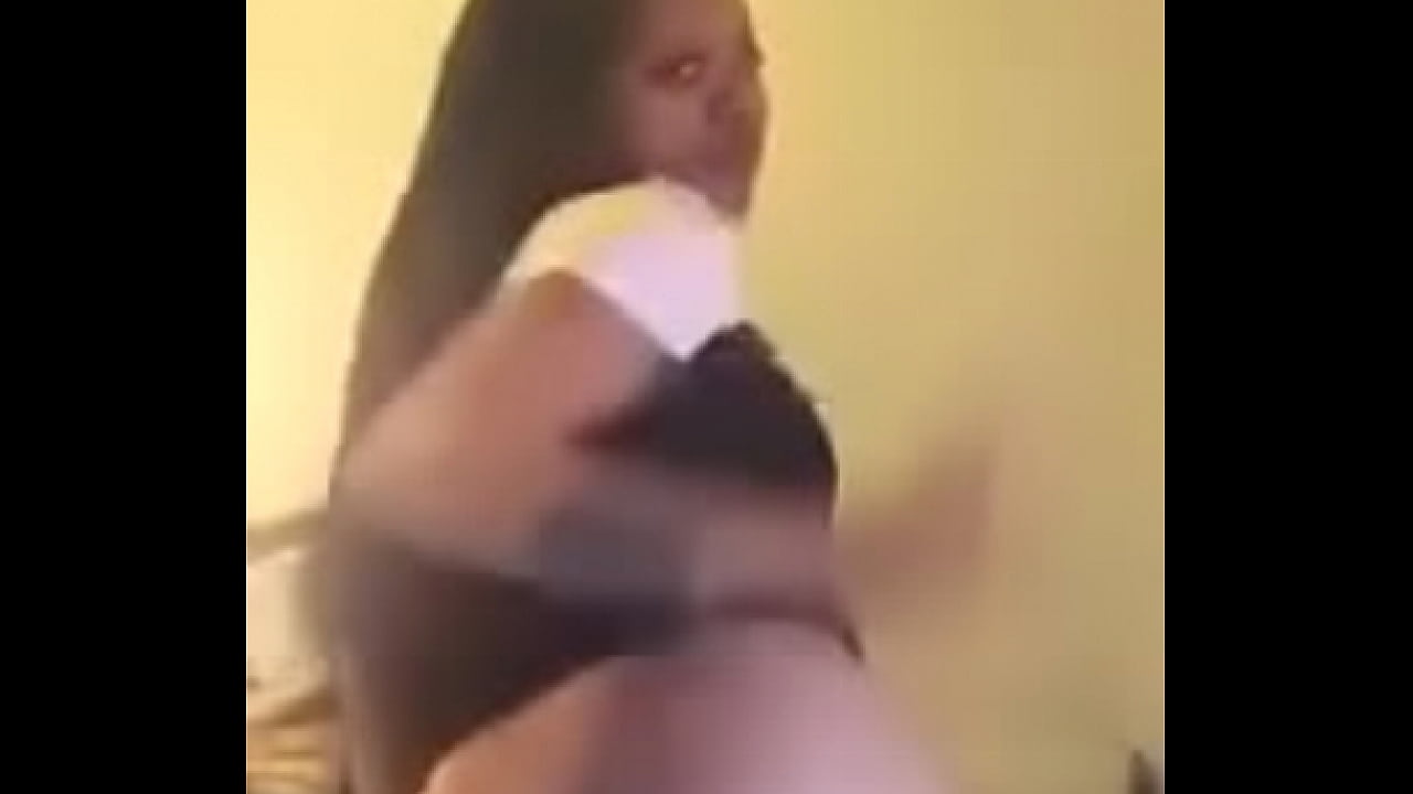 Black Girl Shake And Smack Her Booty
