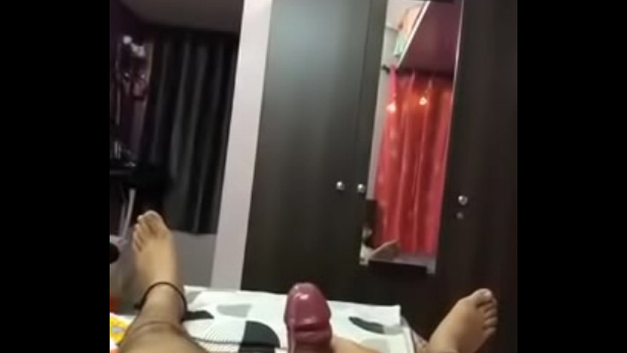 Indian Guy masturbating Video!