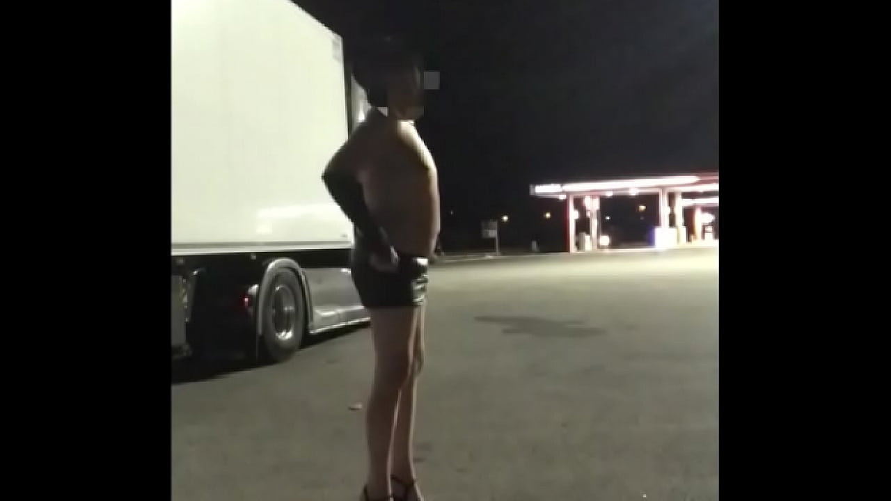 I love to get naked and exposed in truck stops