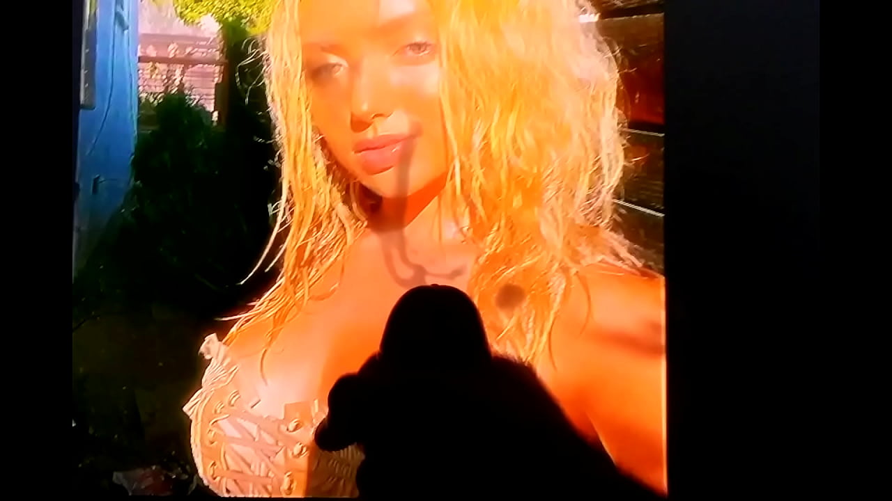 Peyton List cumtribute