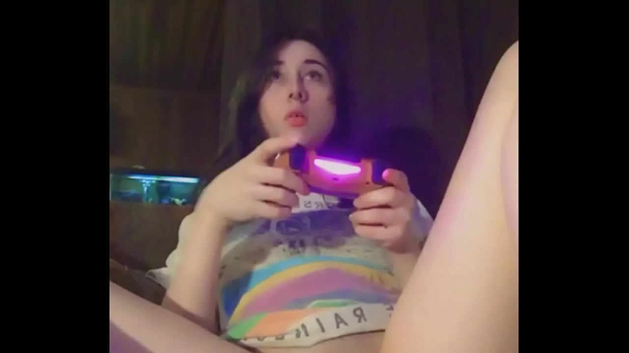 CasyTay playing PS4 nude on bed