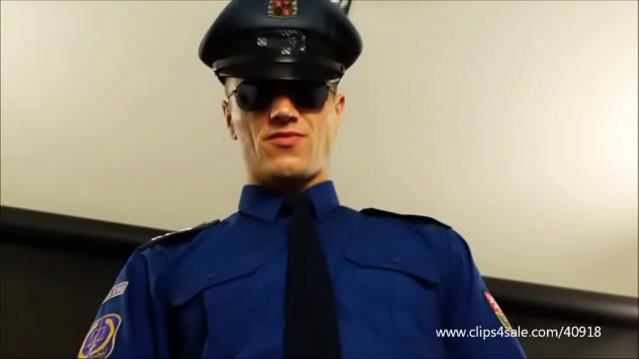 PRISON COP STOMPS ON SLAVE - 085