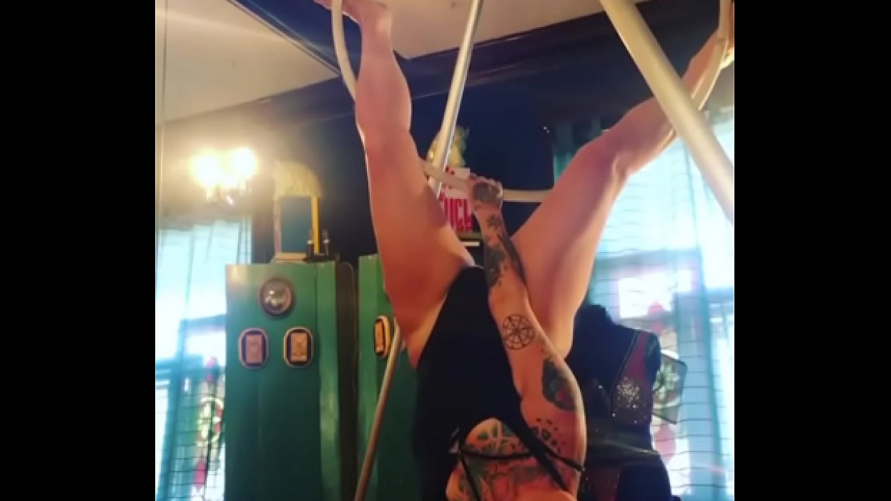 Blonde milf doing some sexy acrobatics