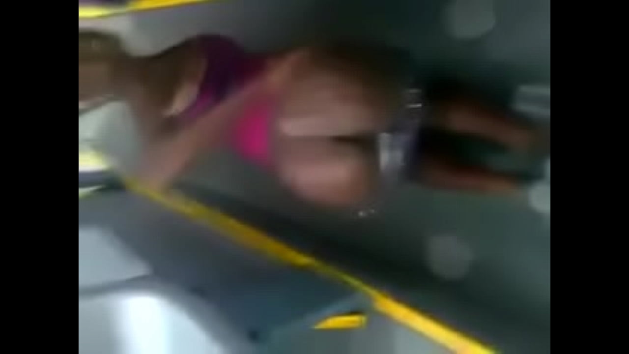 NEGRITA DE PANAMA EN METRO BUS