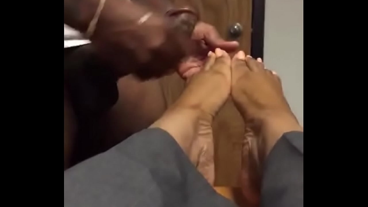 Office cummy toes