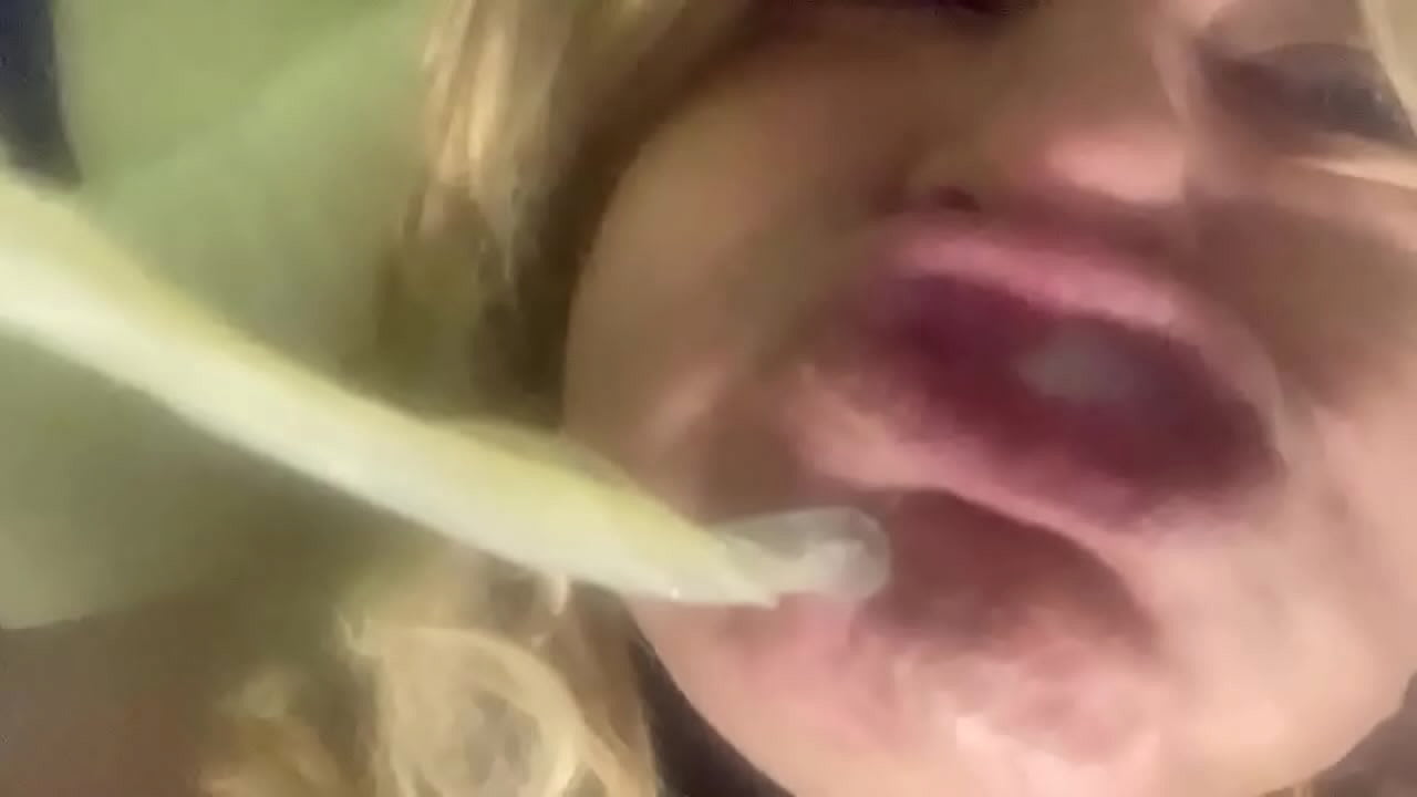 Sissy swallowing cum