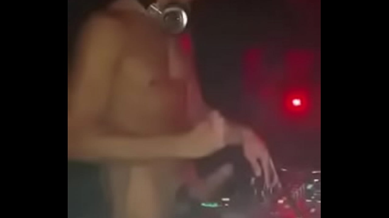 nude in club