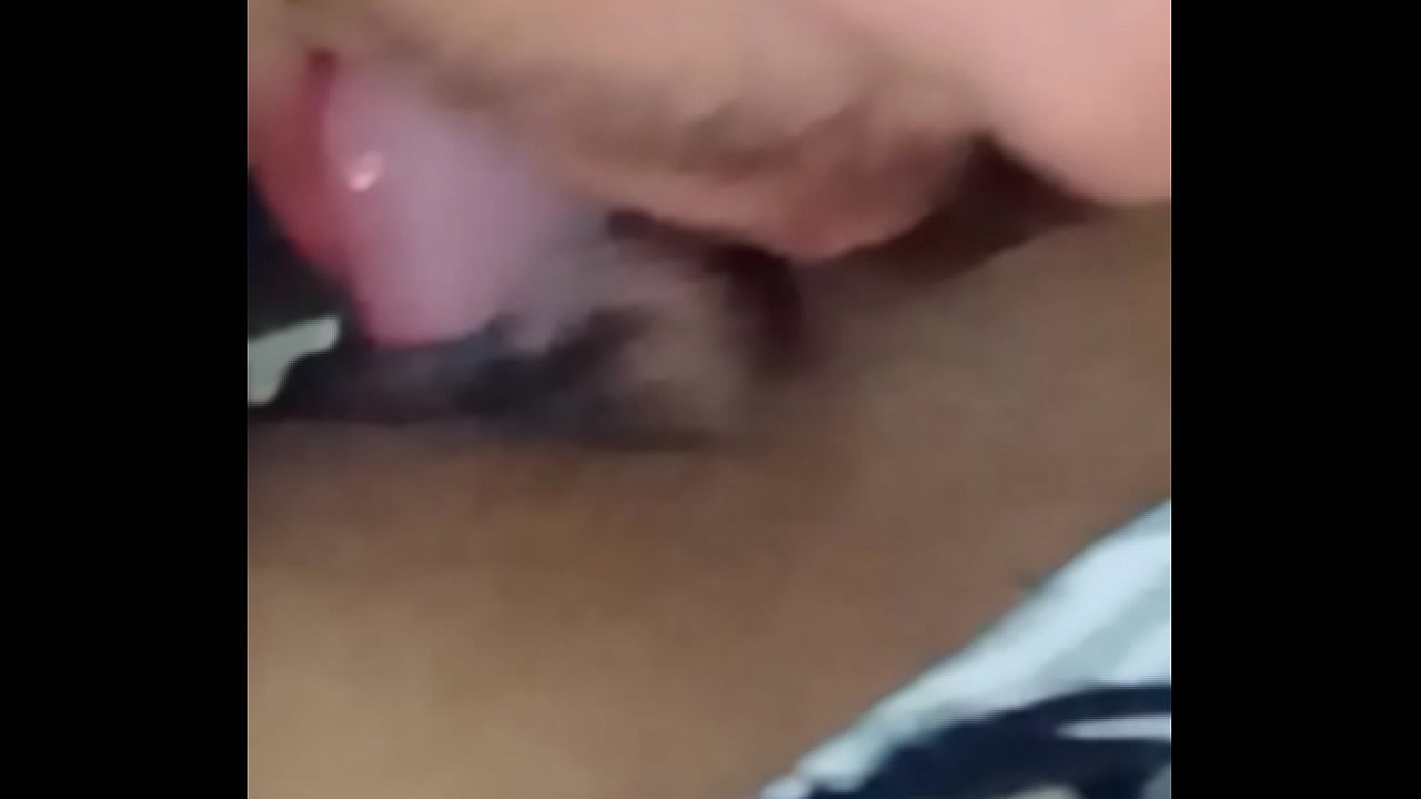 Sexo oral vaginal desde arriba