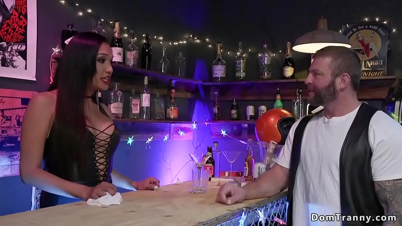 Big tits tranny bar owner anal bangs dude