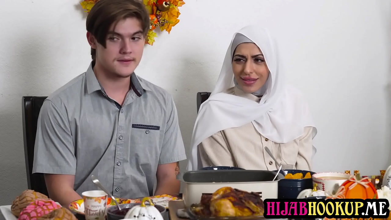 Muslim teen girlfriend had thanksgiving dinner with the step parents but could not talk normally