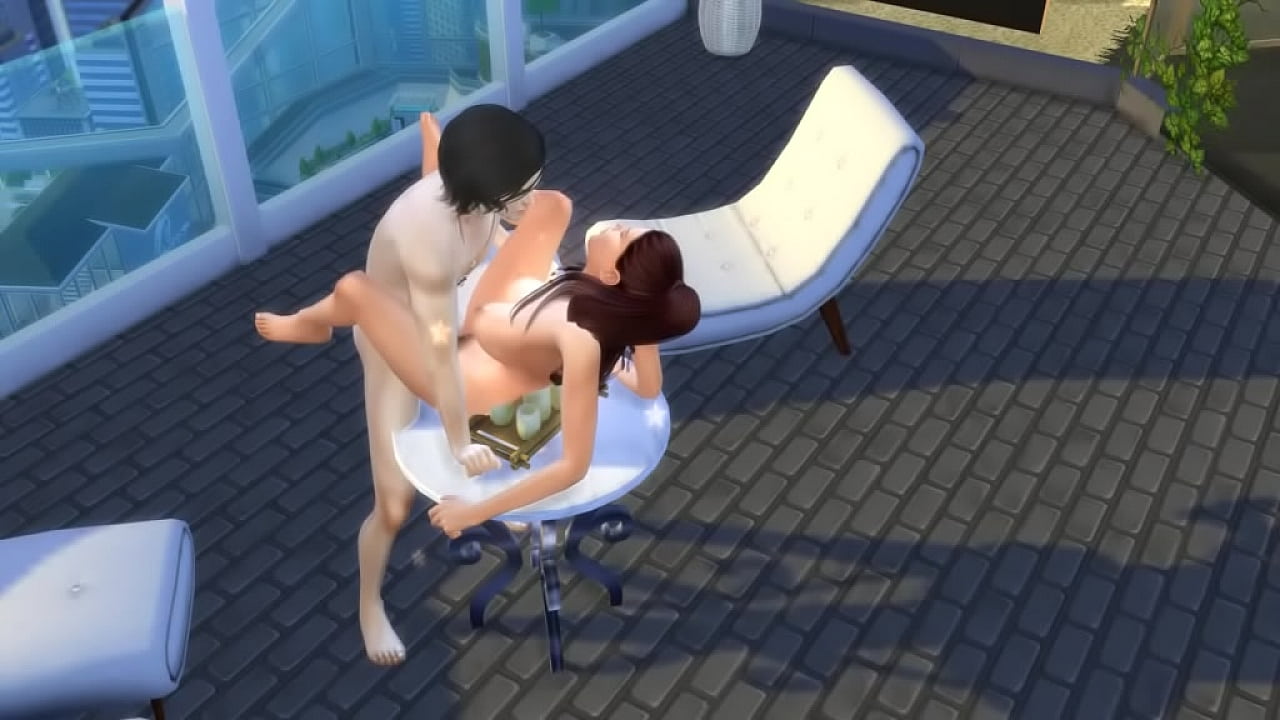 Страстный секс на кресле незастекленного балкона