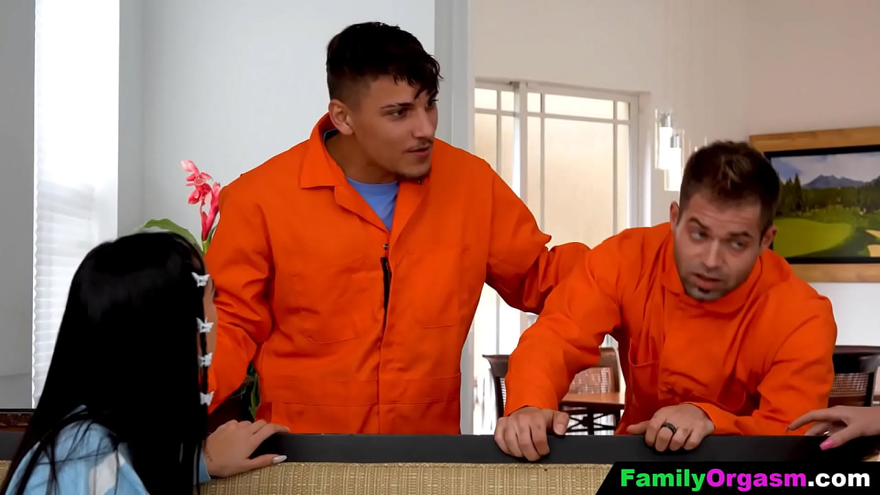 Escaped Brothers Break Out of Jail Just to Fuck Their Stepsisters