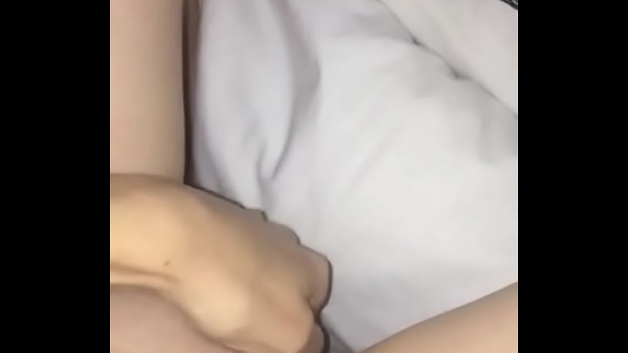 Wife cums on fingers