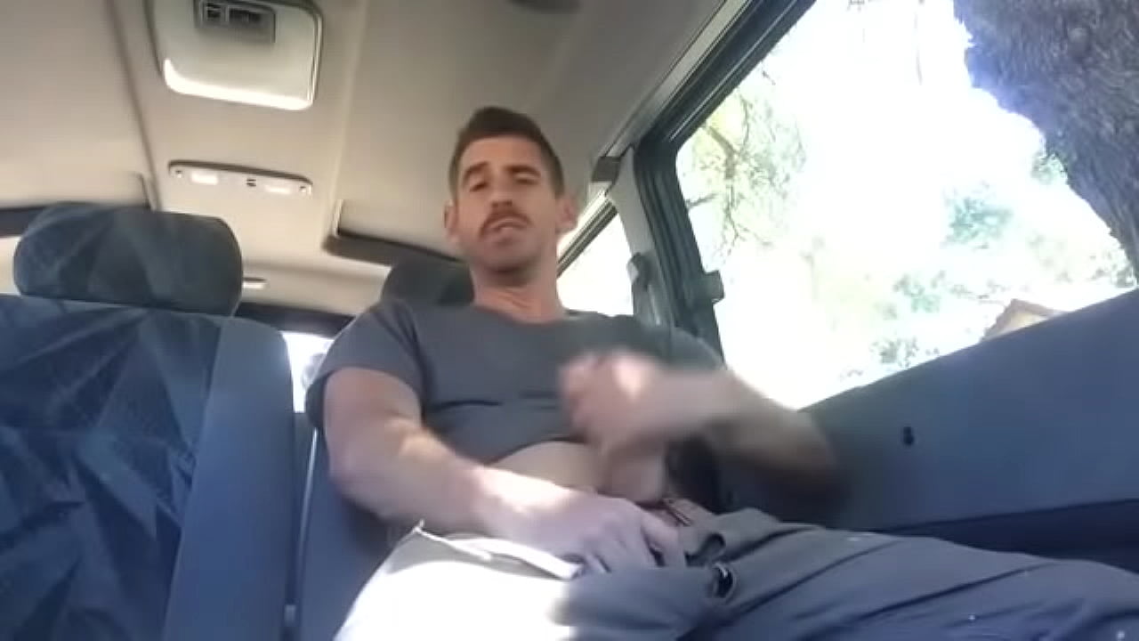 hot guy jerk off in the back of his car