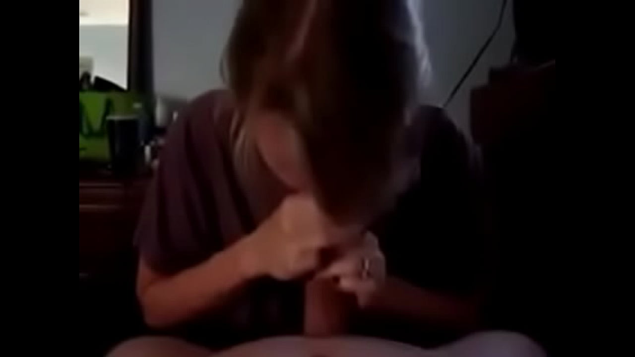 amateur-takes-cumshot-in-her-mouth