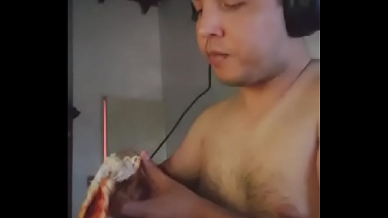 Hombre pito chico come pizza(anal)