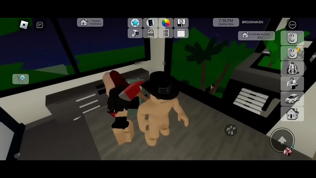 Quarteto com 3 amigas putas dentro do quarto. Roblox