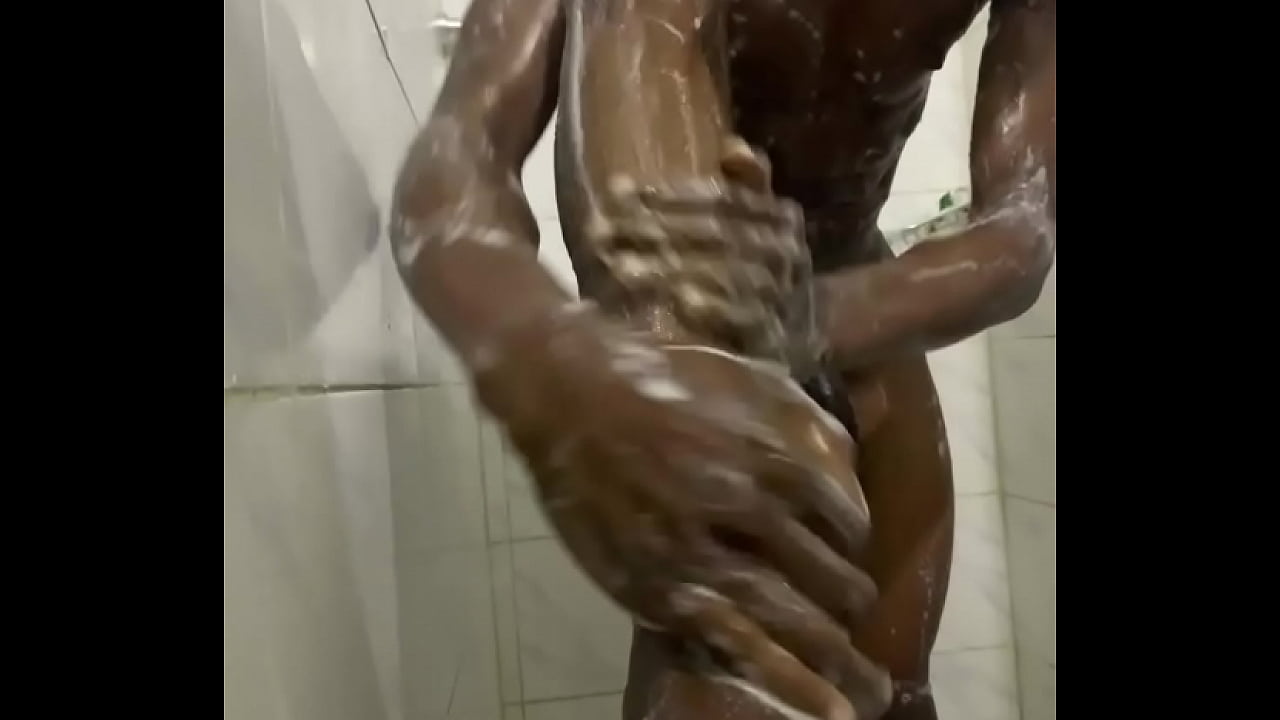 Stilesbhalifa1 - shower video 1