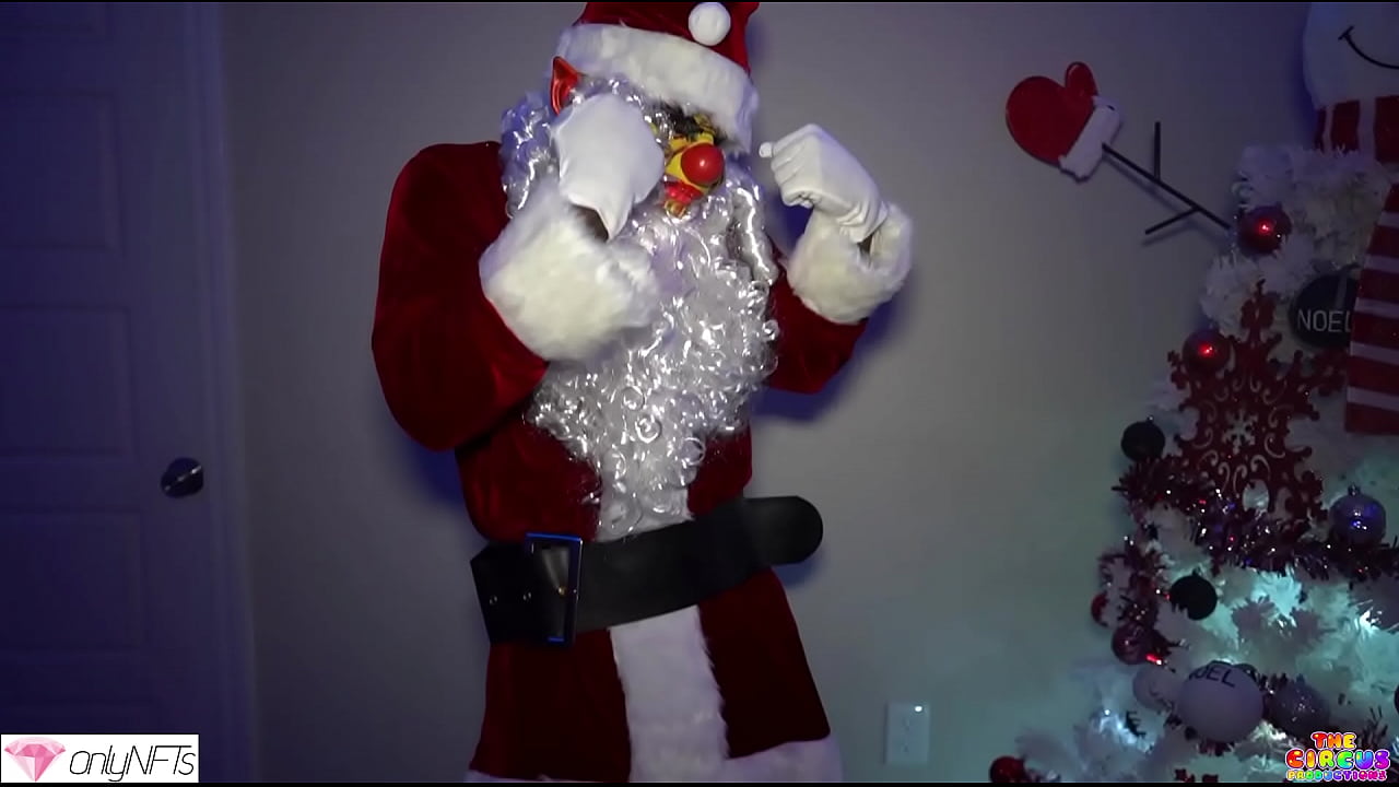 BBC CHRISTMAS SLUT GETS A CREAMPIE PRESENT FROM GIBBYTHECLOWN