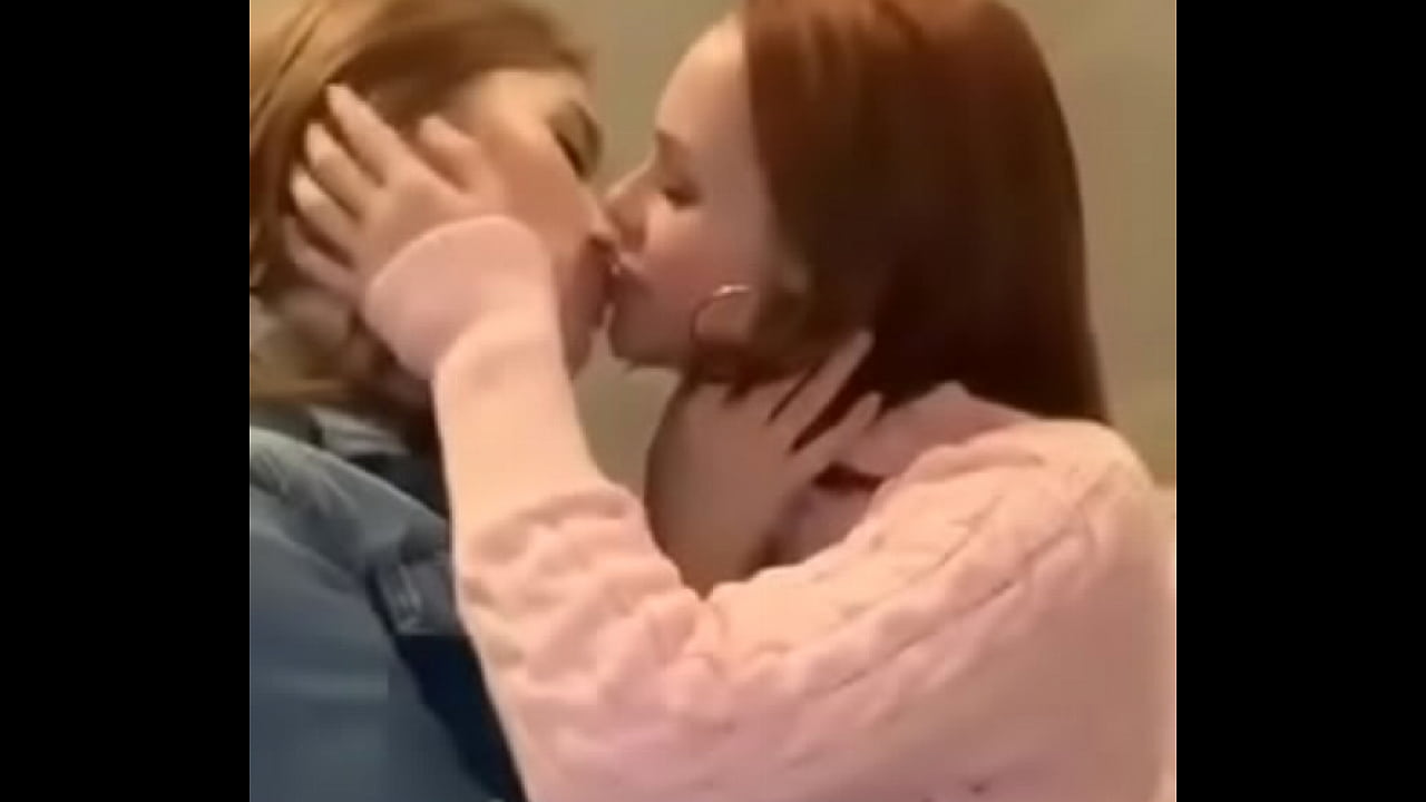 Lindos besos Lesbicos