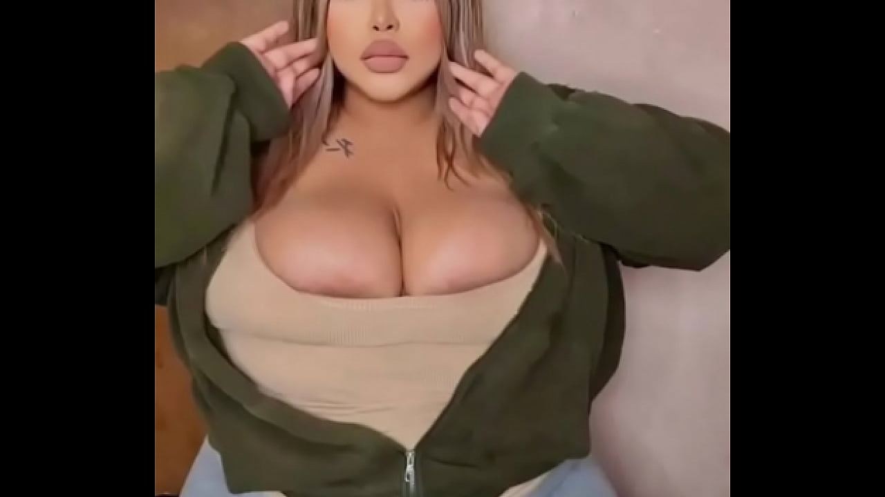 Big BBW tits showing off