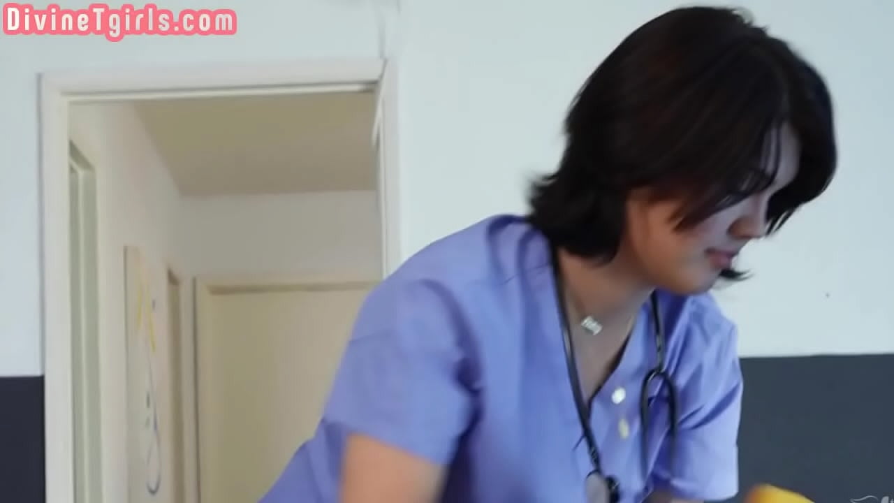 Bigtit trans babe in uniform riding patient after bj