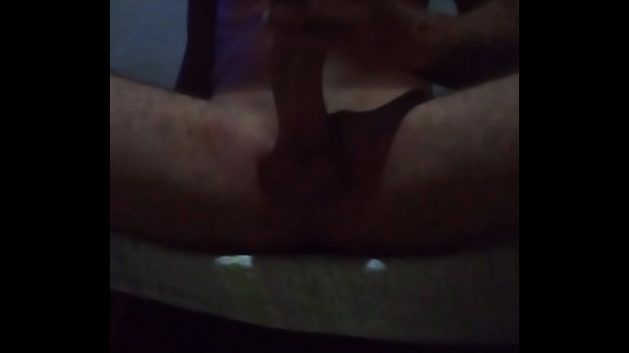 Pirulaibe21 se tocando e assistindo porno