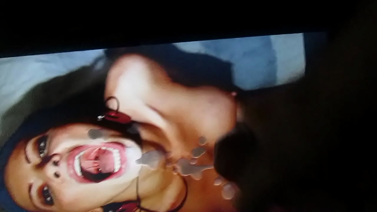 Cum on girl with open mouth.MOV