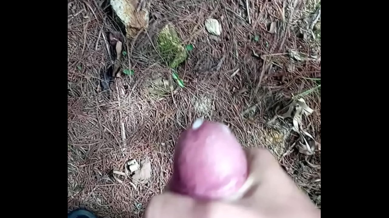 Pajeandome en el bosque sale mi leche caliente