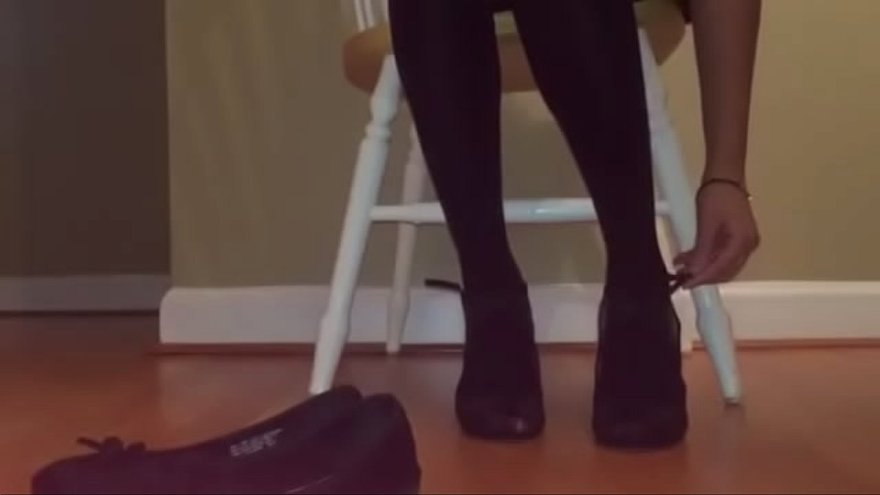 18 yr old flat and heel play