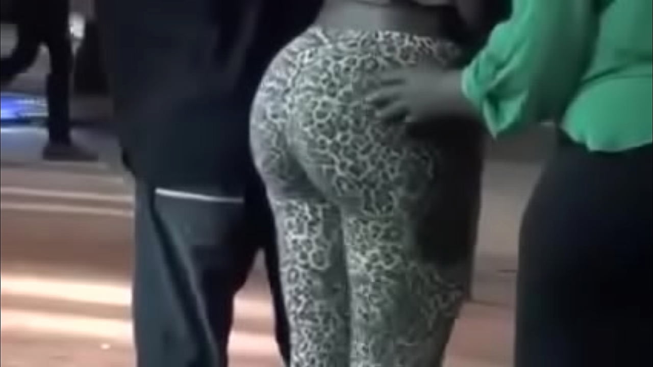 Ebony booty spandex Sexy BIG ASS