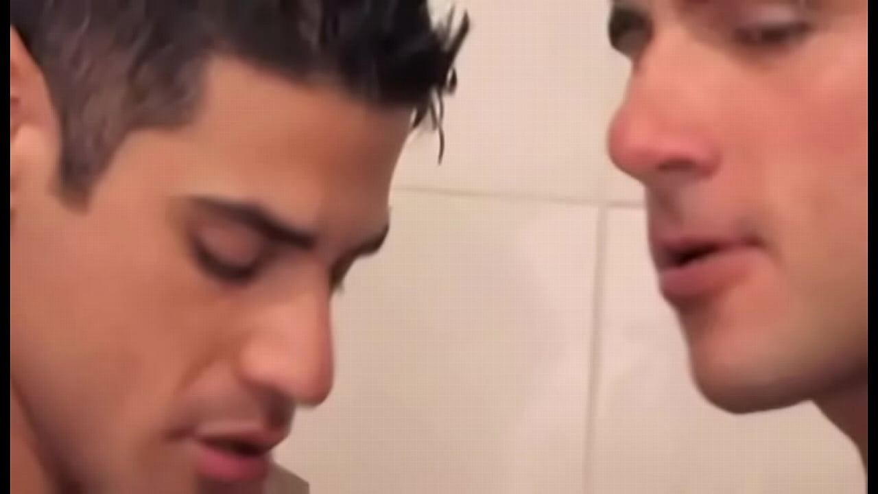 Gay Shower threesome