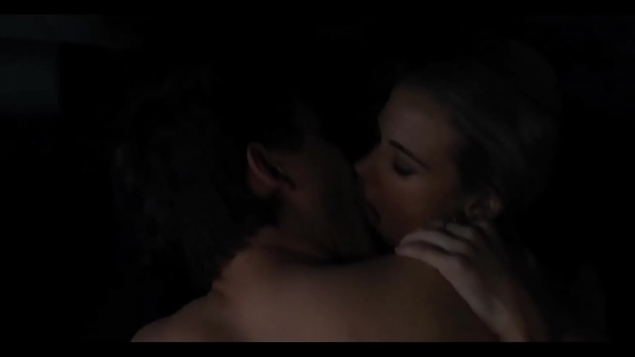 ansel elgort's sex scene in "carrie"