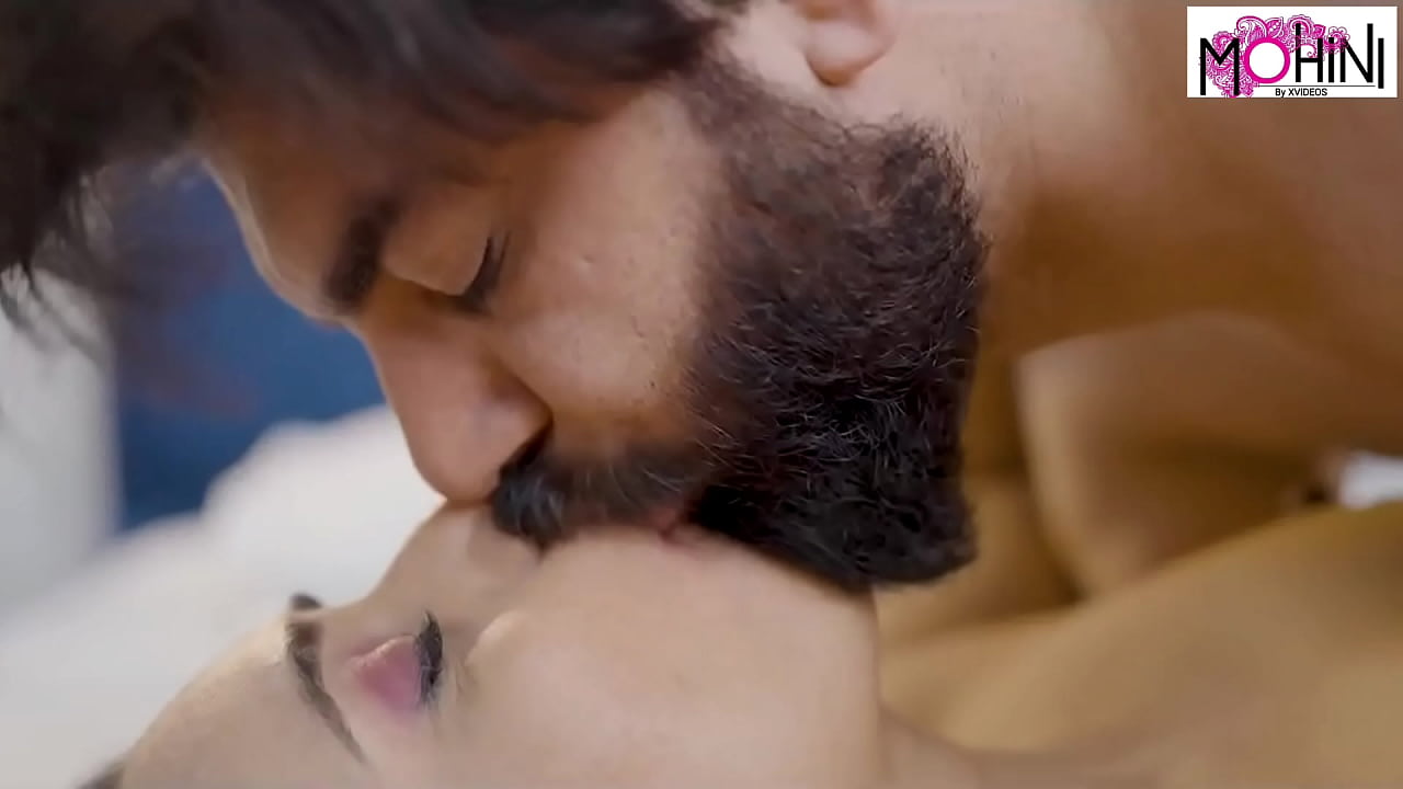 Indian desi bhabi ko ex boyfriend ne ghar pe aakar jordar pela